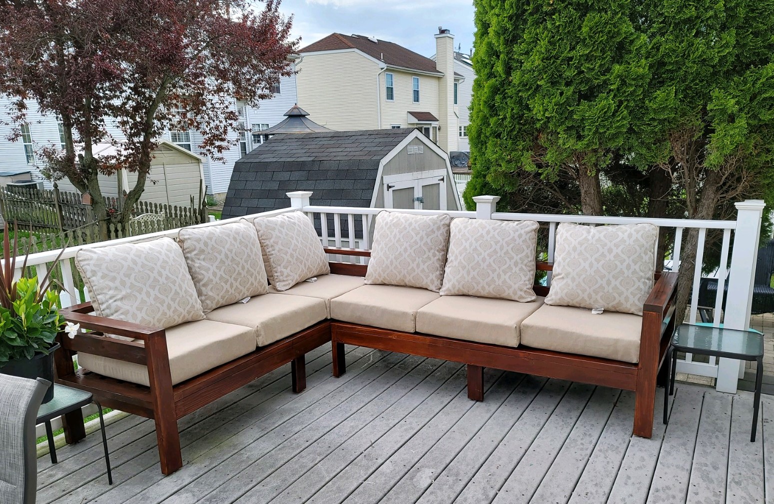 DIY Outdoor Sectional Ana White
